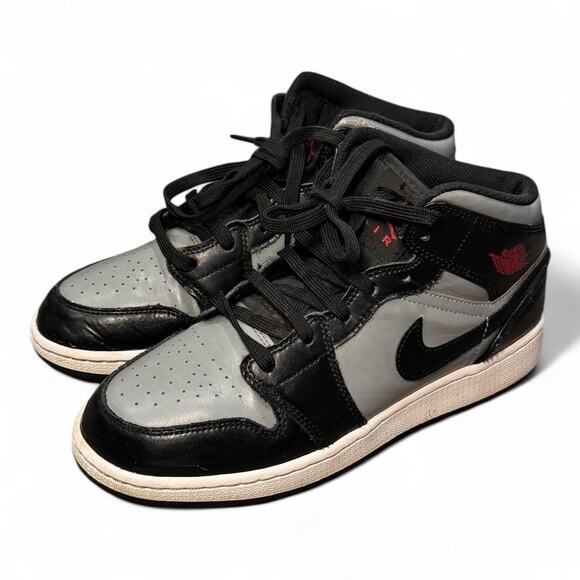 US 7Y Air Jordan 1 Mid “Shadow Red” 554725-096 (Black/Grey) - Picture 2 of 7